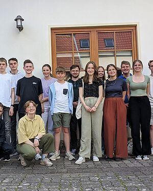 Regelmäßig treffen sich unsere Oberminis aus allen 7 Kirchorten, um Aktionen zu reflektieren, planen und gestalten.
Bei... Regelmäßig treffen sich unsere Oberminis aus allen 7 Kirchorten, um Aktionen zu reflektieren, planen und gestalten.
Bei...